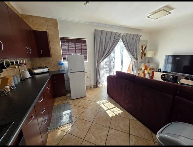 2 BEDROOM APARTMENT FOR SALE IN EIKE PARK